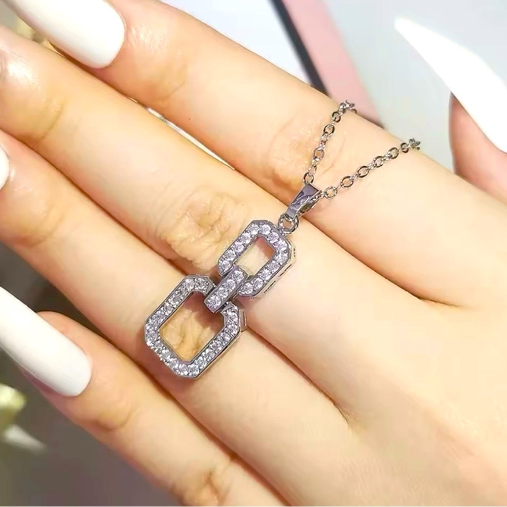 Elegant Silver Pendant Necklace